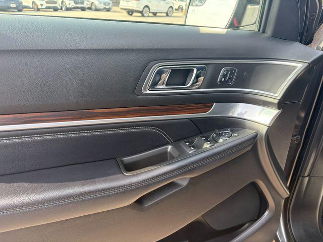 Photo of 2017 Gray Ford Explorer