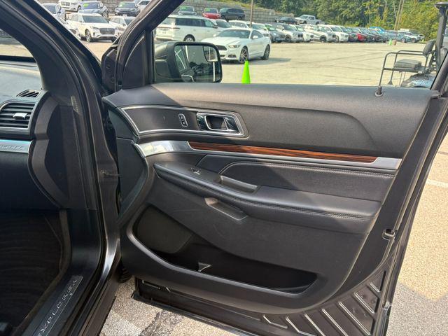 Photo of 2017 Gray Ford Explorer