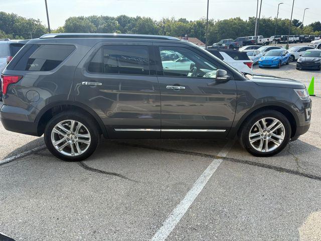 Photo of 2017 Gray Ford Explorer
