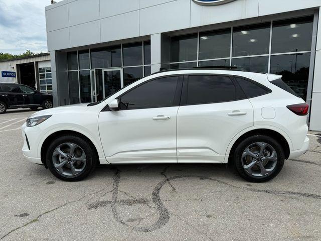 Photo of 2023 White Ford Escape