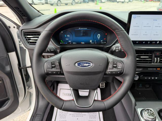 Photo of 2023 White Ford Escape