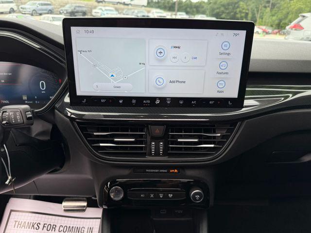 Photo of 2023 White Ford Escape
