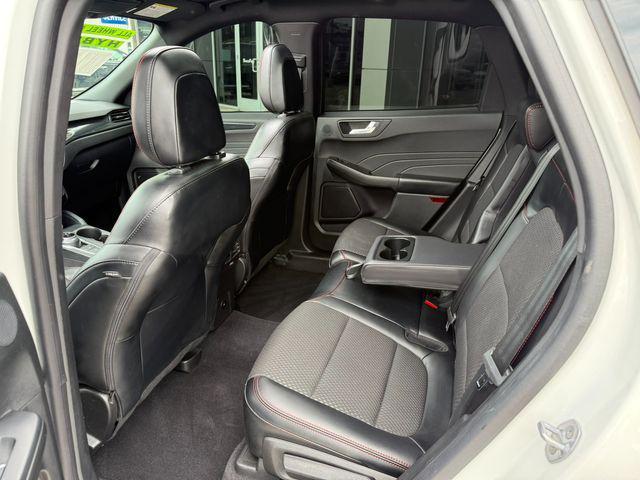 Photo of 2023 White Ford Escape