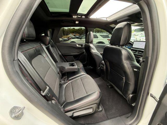 Photo of 2023 White Ford Escape