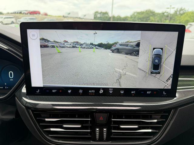 Photo of 2023 White Ford Escape