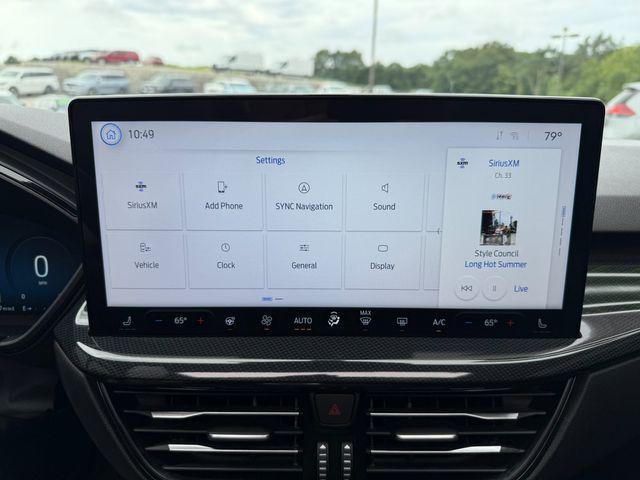 Photo of 2023 White Ford Escape