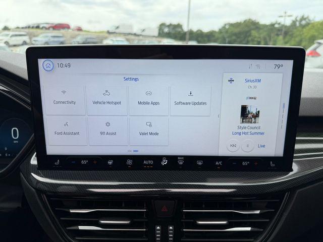 Photo of 2023 White Ford Escape