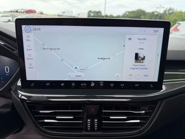 Photo of 2023 White Ford Escape