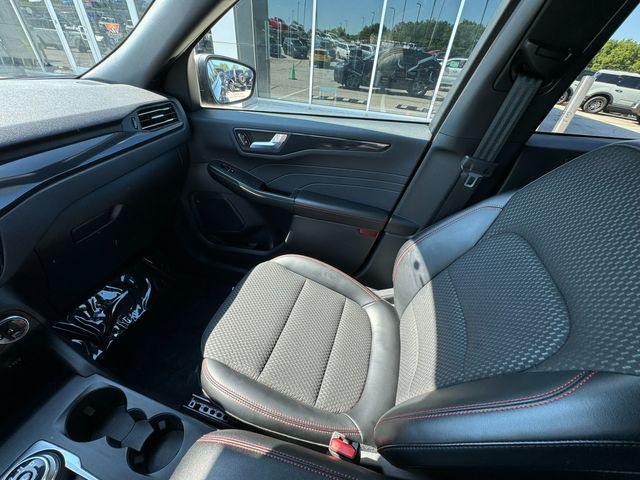 Photo of 2023 Agate Black Metallic Ford Escape