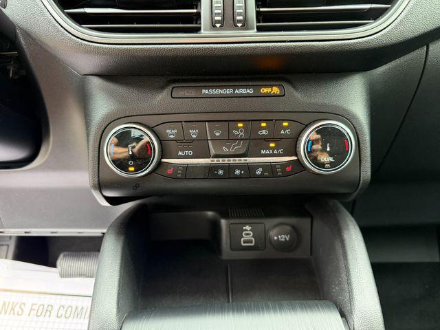 Photo of 2024 Carbonized Gray Metallic Ford Escape