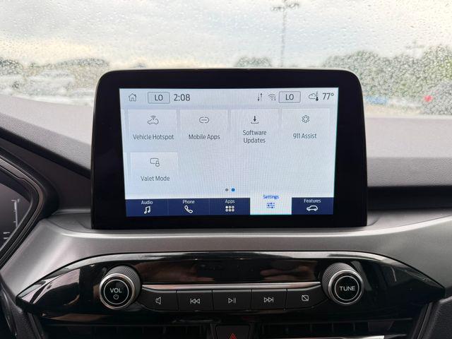 Photo of 2024 Carbonized Gray Metallic Ford Escape