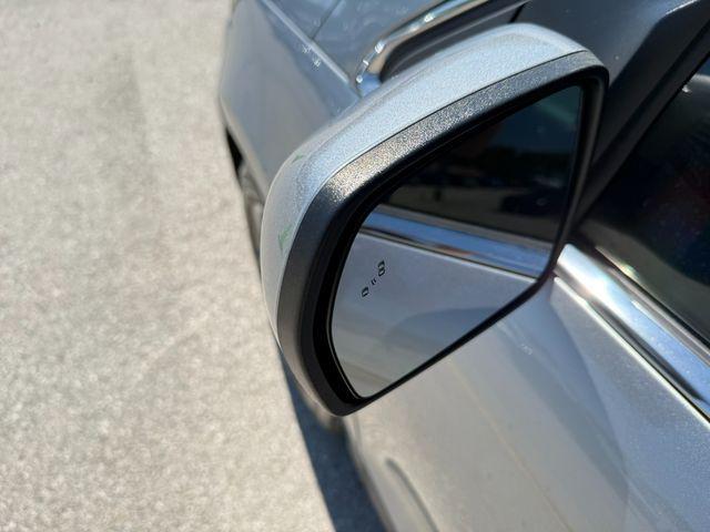 Photo of 2021 Iconic Silver Metallic Ford Edge