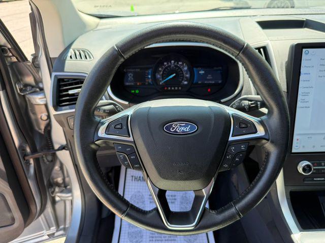 Photo of 2021 Iconic Silver Metallic Ford Edge