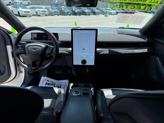 Photo of 2022 White Ford Mustang Mach-E