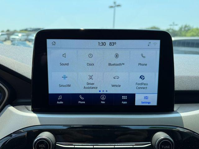 Photo of 2021 White Ford Escape