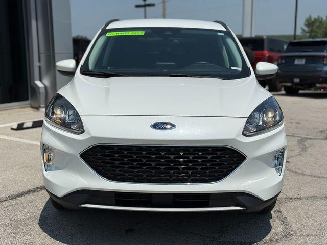 Photo of 2021 White Ford Escape
