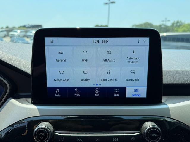 Photo of 2021 White Ford Escape