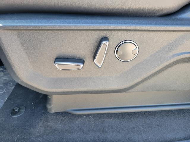 Photo of 2025 Star White Metallic Tri-Coat Ford F-150