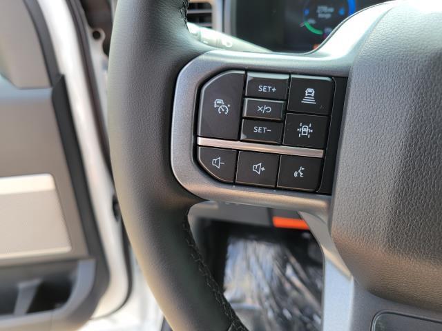 Photo of 2025 Oxford White Ford F-150 Lightning