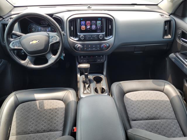 Photo of 2017 Summit White Chevrolet Colorado
