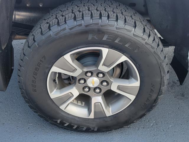 Photo of 2017 Summit White Chevrolet Colorado