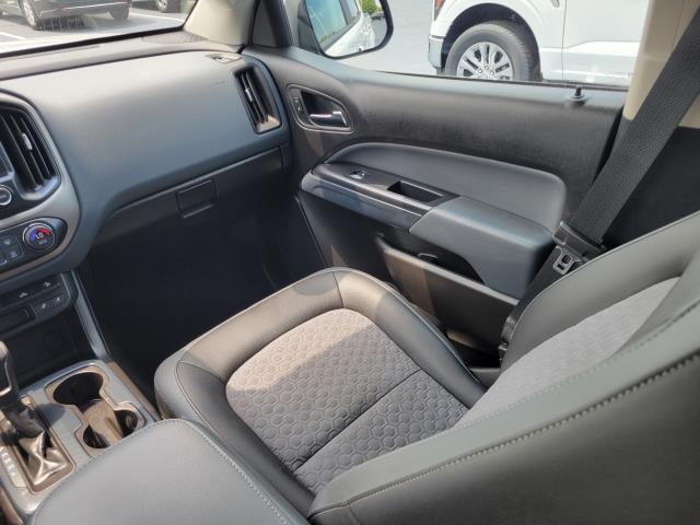 Photo of 2017 Summit White Chevrolet Colorado