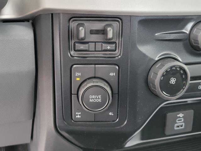 Photo of 2025 Agate Black Metallic Ford F-250