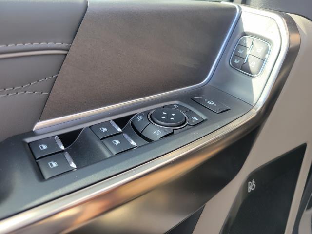 Photo of 2025 Star White Metallic Tri-Coat Ford F-350