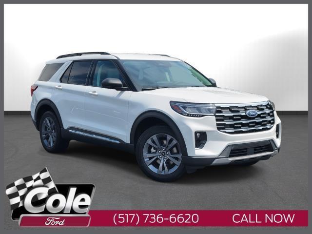 Photo of 2025 Star White Metallic Tri-Coat Ford Explorer