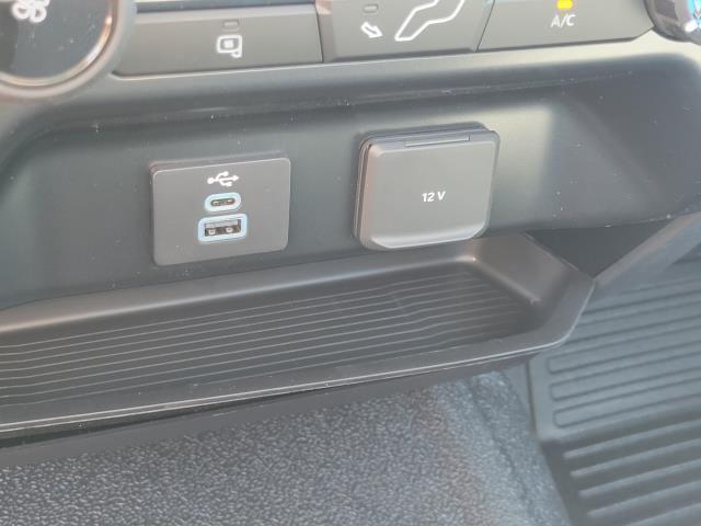 Photo of 2026 Oxford White Ford F-250