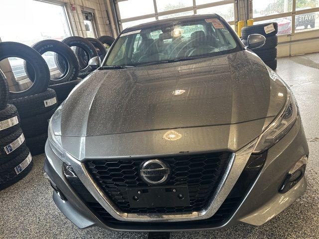 Photo of 2022 Gun Metallic Nissan Altima