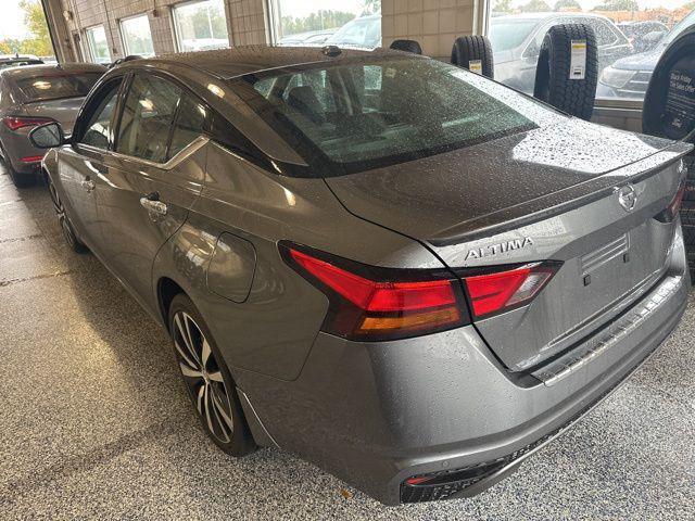 Photo of 2022 Gun Metallic Nissan Altima