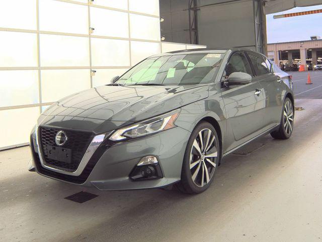 Photo of 2022 Gun Metallic Nissan Altima