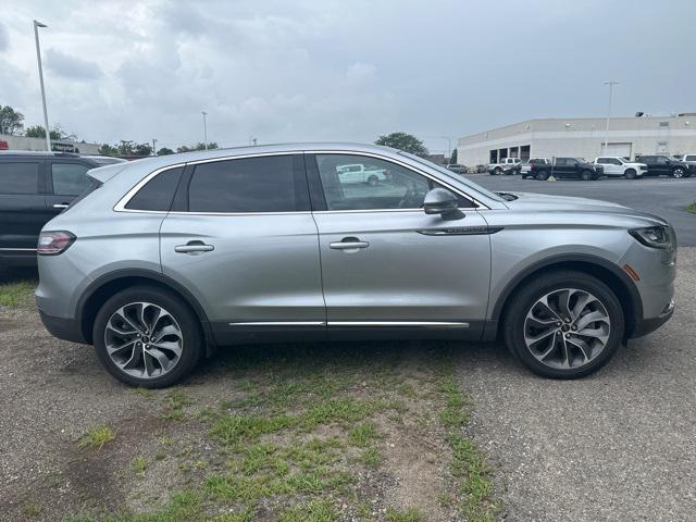 Photo of 2022 Silver Radiance Metallic Clearcoat Lincoln Nautilus