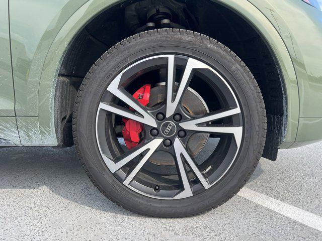 Photo of 2025 District Green Metallic Audi Q5