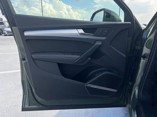 Photo of 2025 District Green Metallic Audi Q5