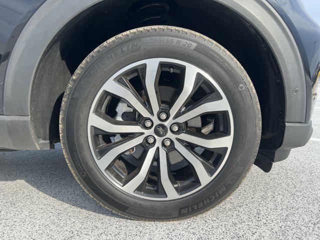 Photo of 2021 Agate Black Metallic Ford Explorer