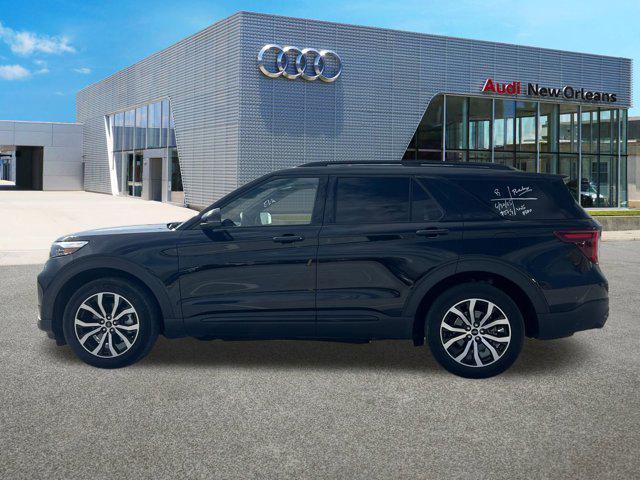 Photo of 2021 Agate Black Metallic Ford Explorer