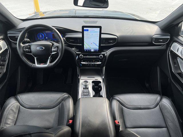 Photo of 2021 Agate Black Metallic Ford Explorer