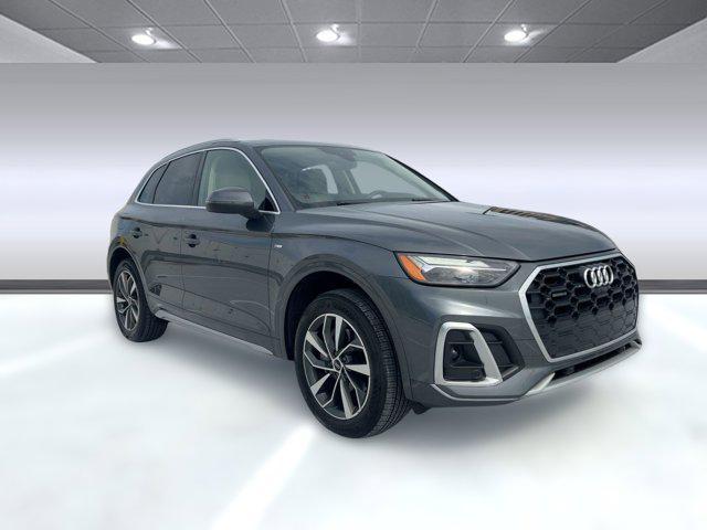 Photo of 2022 Daytona Gray Pearl Effect Audi Q5