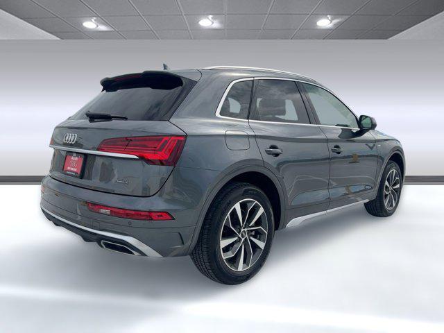Photo of 2022 Daytona Gray Pearl Effect Audi Q5