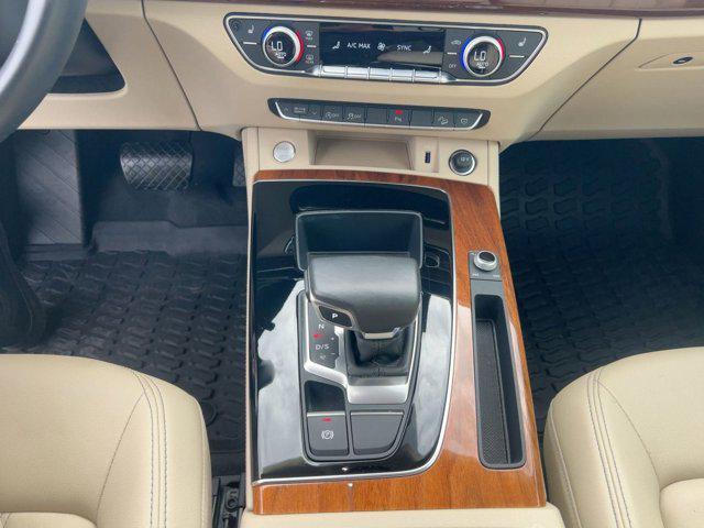 Photo of 2022 Daytona Gray Pearl Effect Audi Q5
