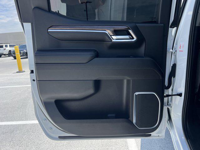 Photo of 2022 Summit White Chevrolet Silverado 1500