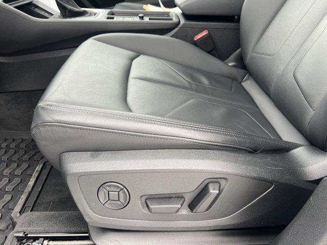 Photo of 2025 White Audi Q3