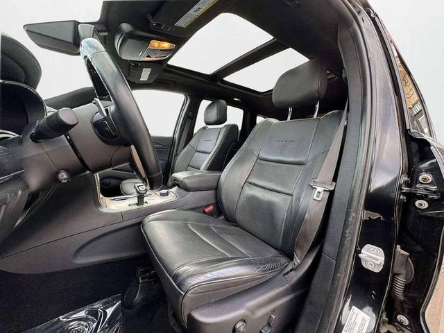 Photo of 2014 Brilliant Black Crystal Pearlcoat Jeep Grand Cherokee
