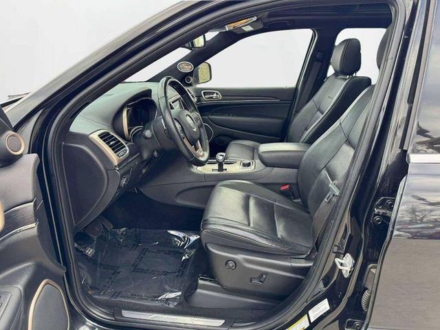 Photo of 2014 Brilliant Black Crystal Pearlcoat Jeep Grand Cherokee