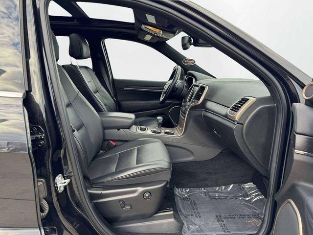 Photo of 2014 Brilliant Black Crystal Pearlcoat Jeep Grand Cherokee
