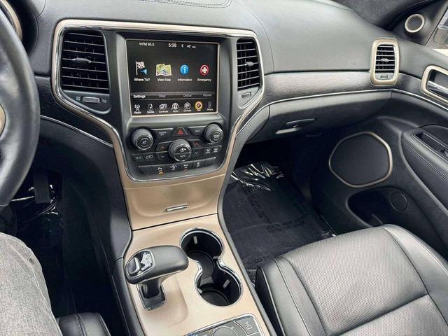 Photo of 2014 Brilliant Black Crystal Pearlcoat Jeep Grand Cherokee