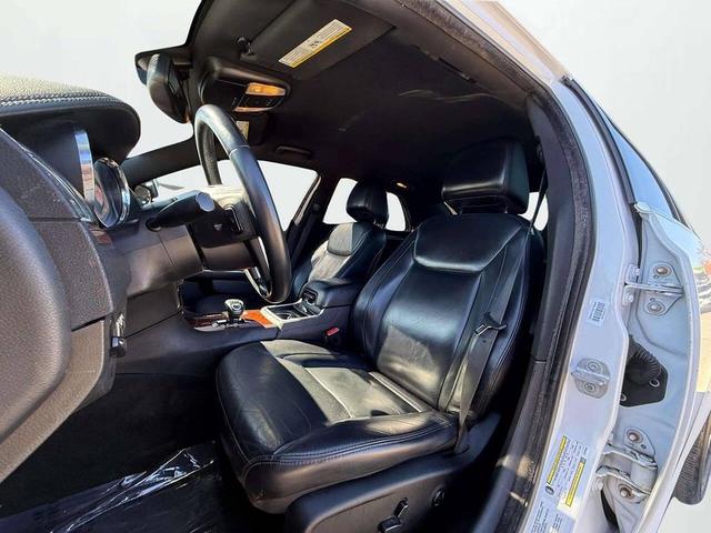 Photo of 2013 Ivory Tri-Coat Pearl Chrysler 300