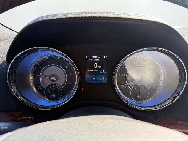 Photo of 2013 Ivory Tri-Coat Pearl Chrysler 300